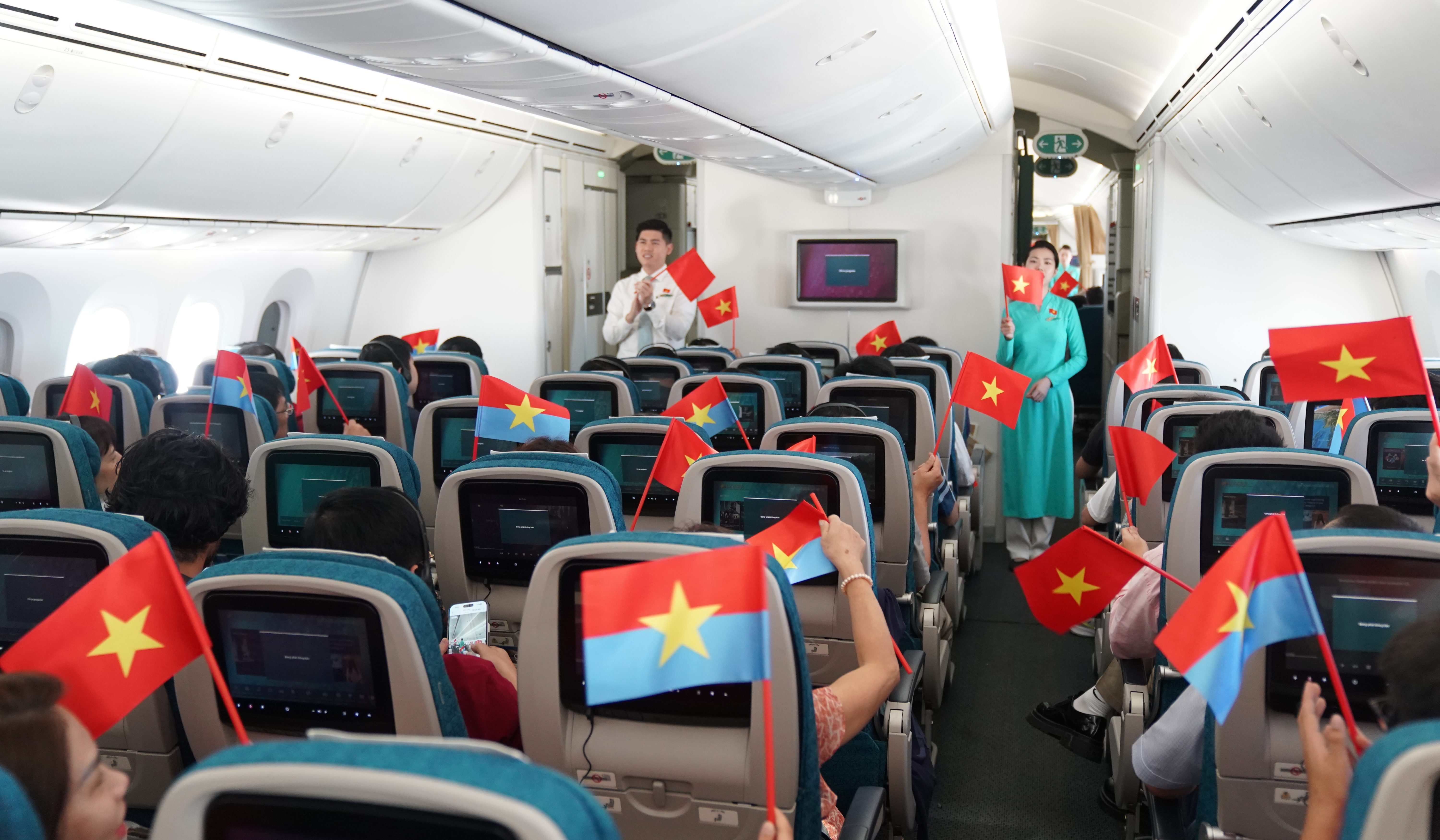 [Búa liềm vàng 2025] Concert quốc gia – Diễu binh lịch sử và khát vọng phồn vinh dưới ngọn cờ Đảng