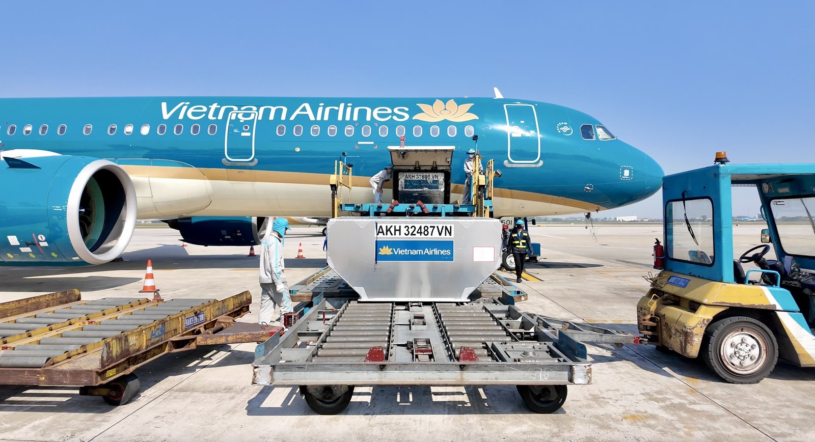 Vietnam Airlines vận chuyển miễn phí gần 20 tấn hàng hóa hỗ trợ vùng mưa lũ miền Trung sau 2 ngày