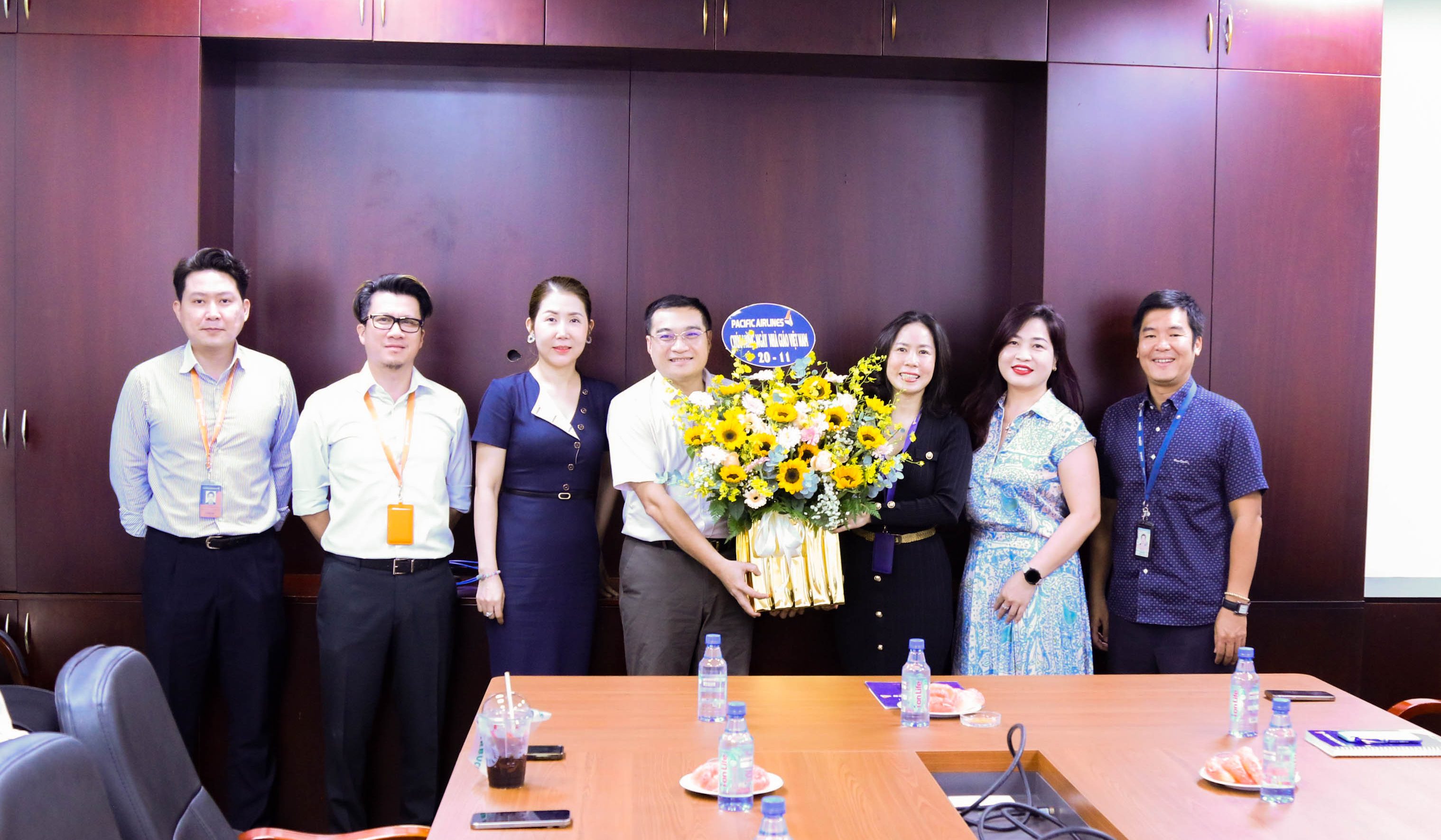 Pacific Airlines tri ân đội ngũ giáo viên nội bộ nhân Ngày Nhà giáo Việt Nam 20/11