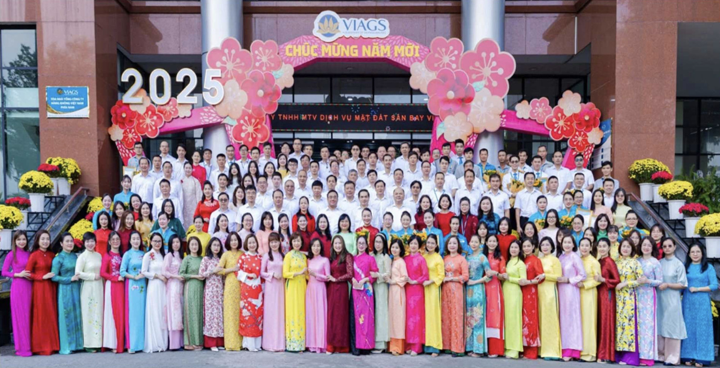 [Búa Liềm Vàng 2025] Vận dụng phong cách làm việc của Chủ tịch Hồ Chí Minh trong xây dựng phong cách phục vụ tại Công ty TNHH MTV Dịch vụ mặt đất sân bay Việt Nam