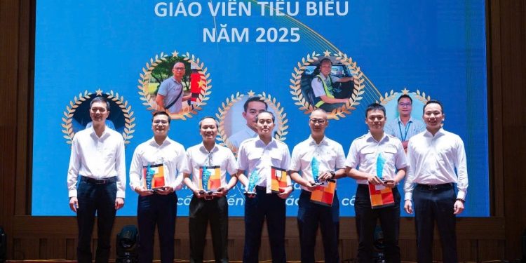 VAECO tri ân Ngày Nhà giáo Việt Nam 20/11