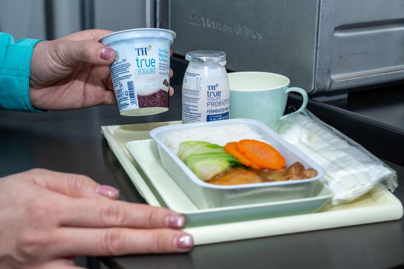 Các sản phẩm của TH trên chuyến bay Vietnam Airlines