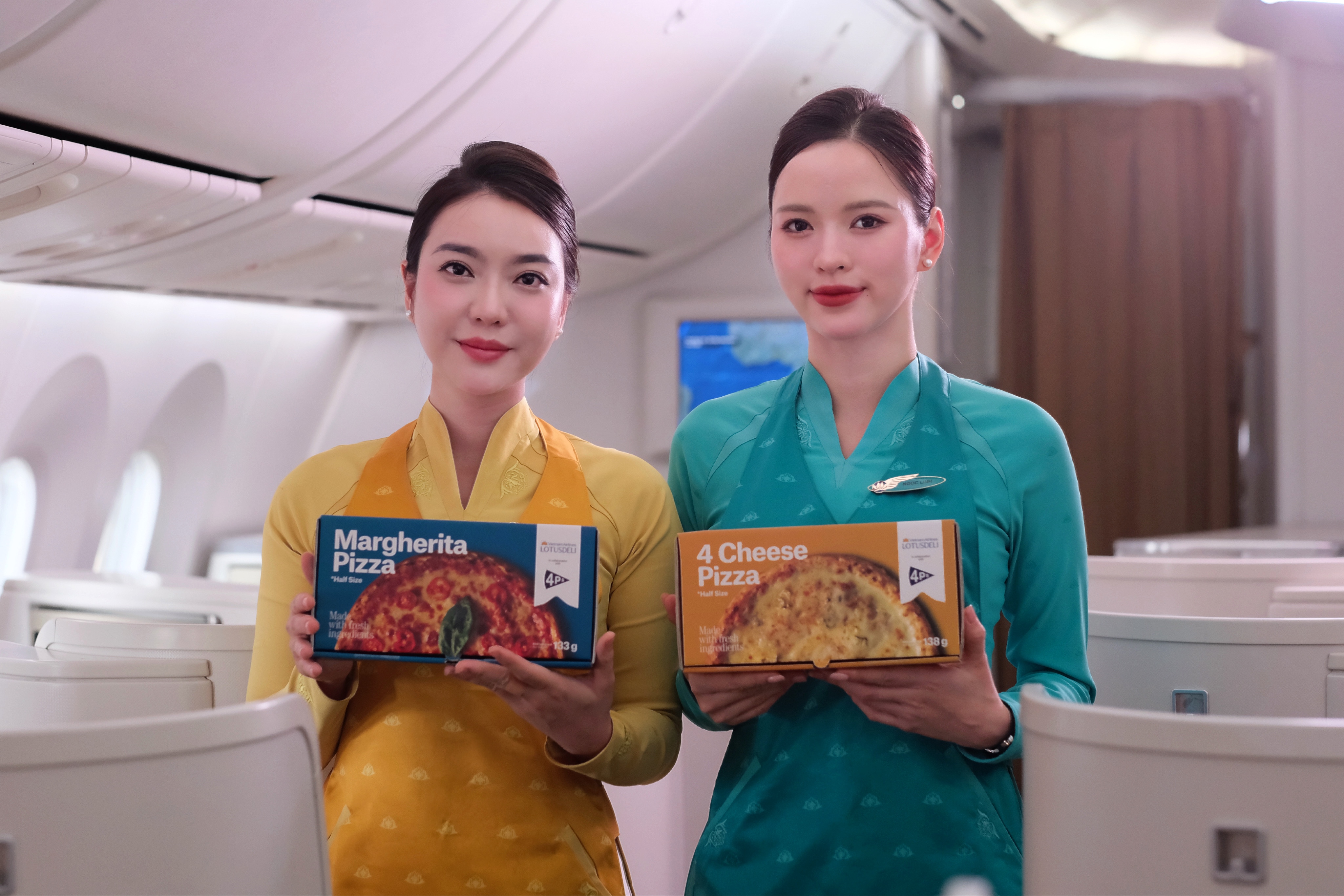Vietnam Airlines phục vụ pizza 4P’s trên chuyến bay từ tháng 12