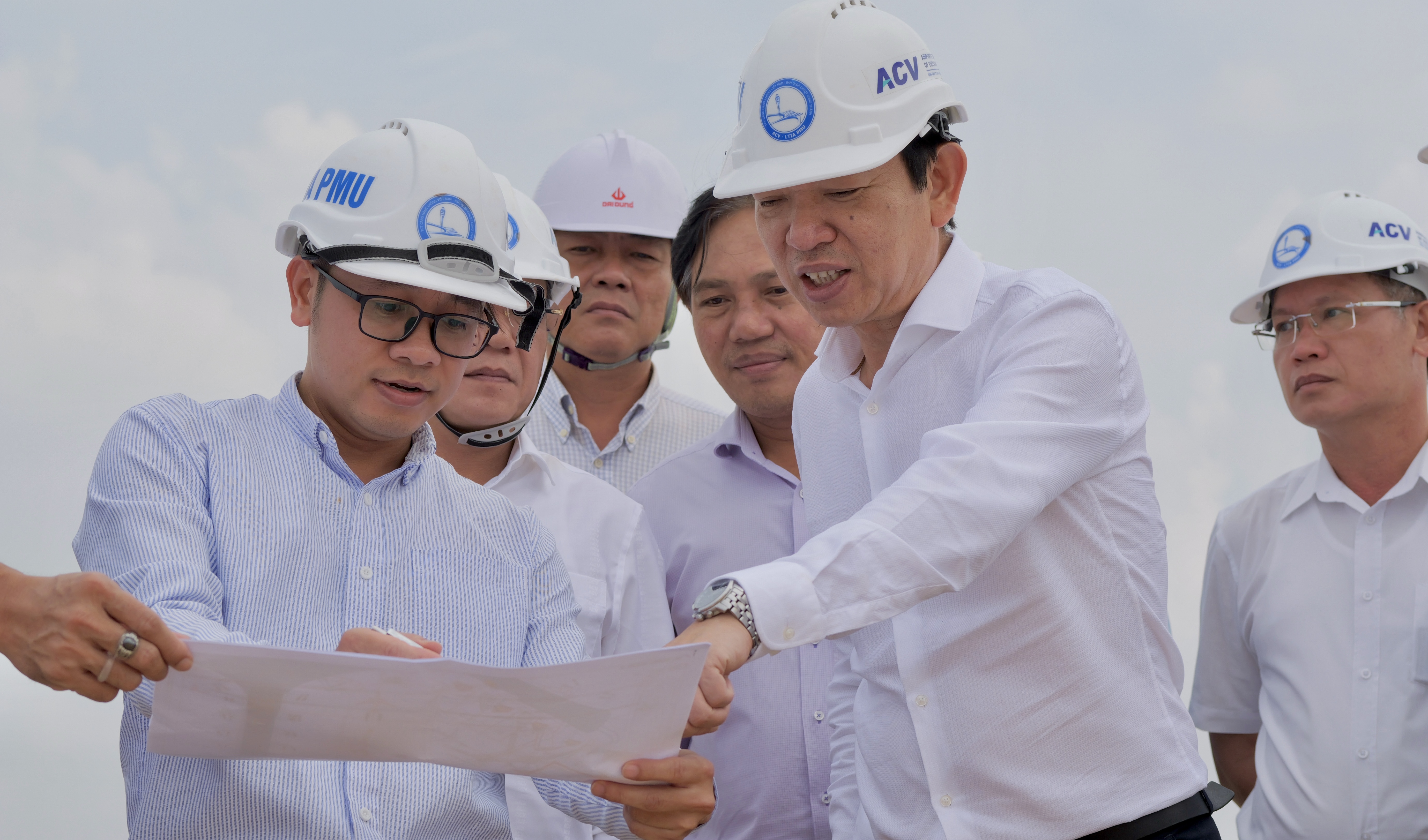 Lãnh đạo Vietnam Airlines làm việc với Cảng hàng không Quốc tế Long Thành, chuẩn bị cho chuyến bay kỹ thuật đầu tiên