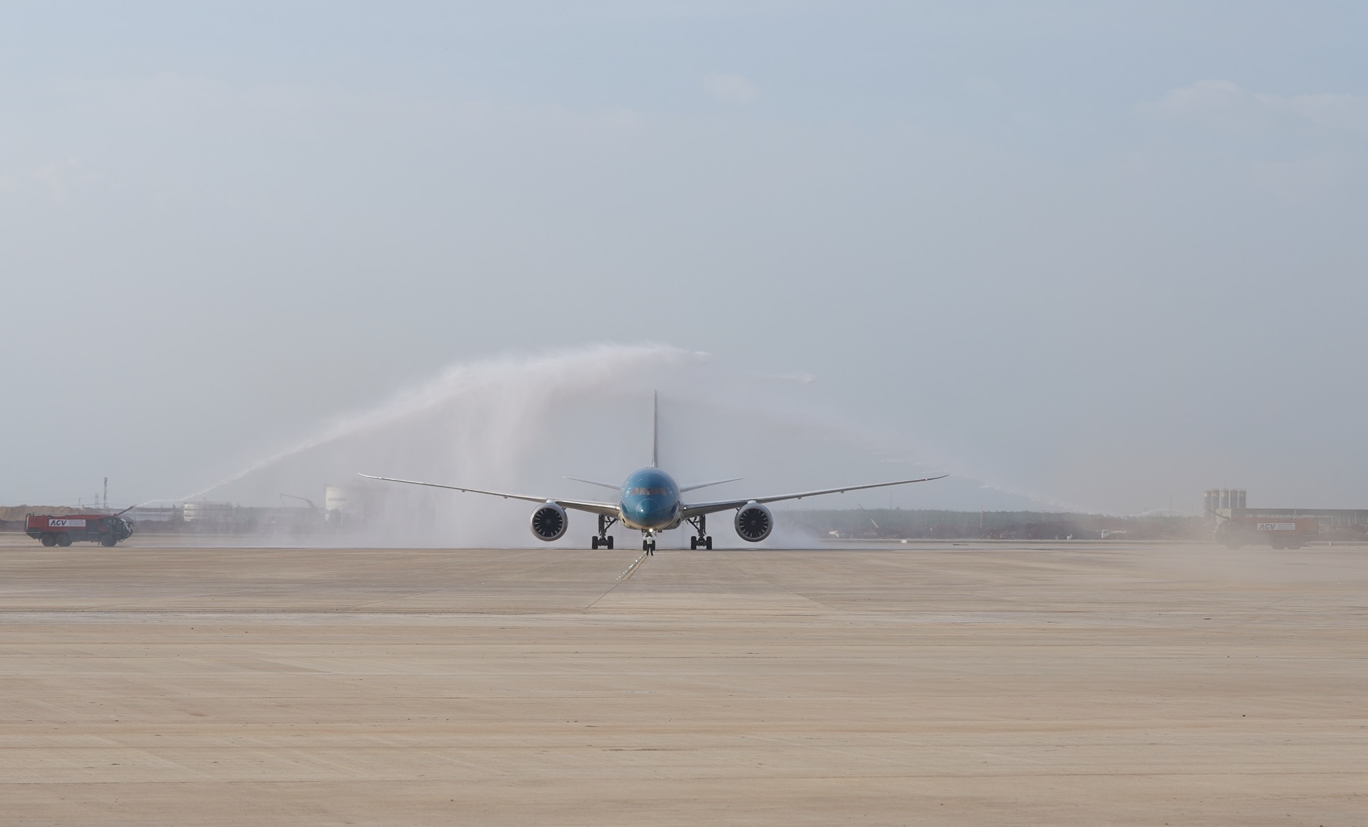 Sân bay Long Thành chính thức đón tàu bay thương mại đầu tiên