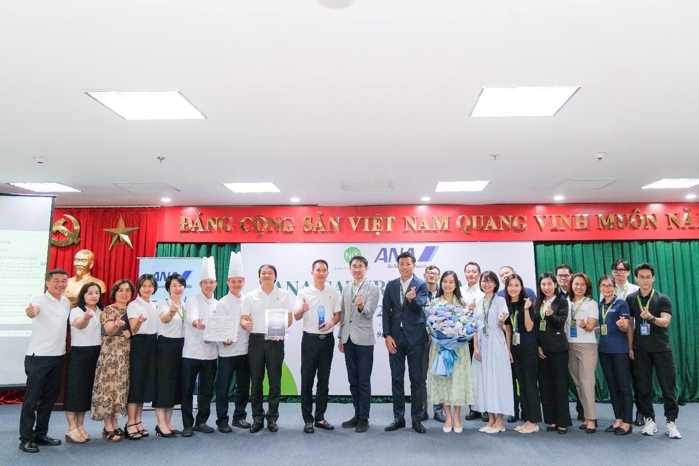 [Búa Liềm Vàng 2025]  Tổ chức Đảng vững mạnh – Nền tảng nâng tầm thương hiệu suất ăn hàng không Nội Bài