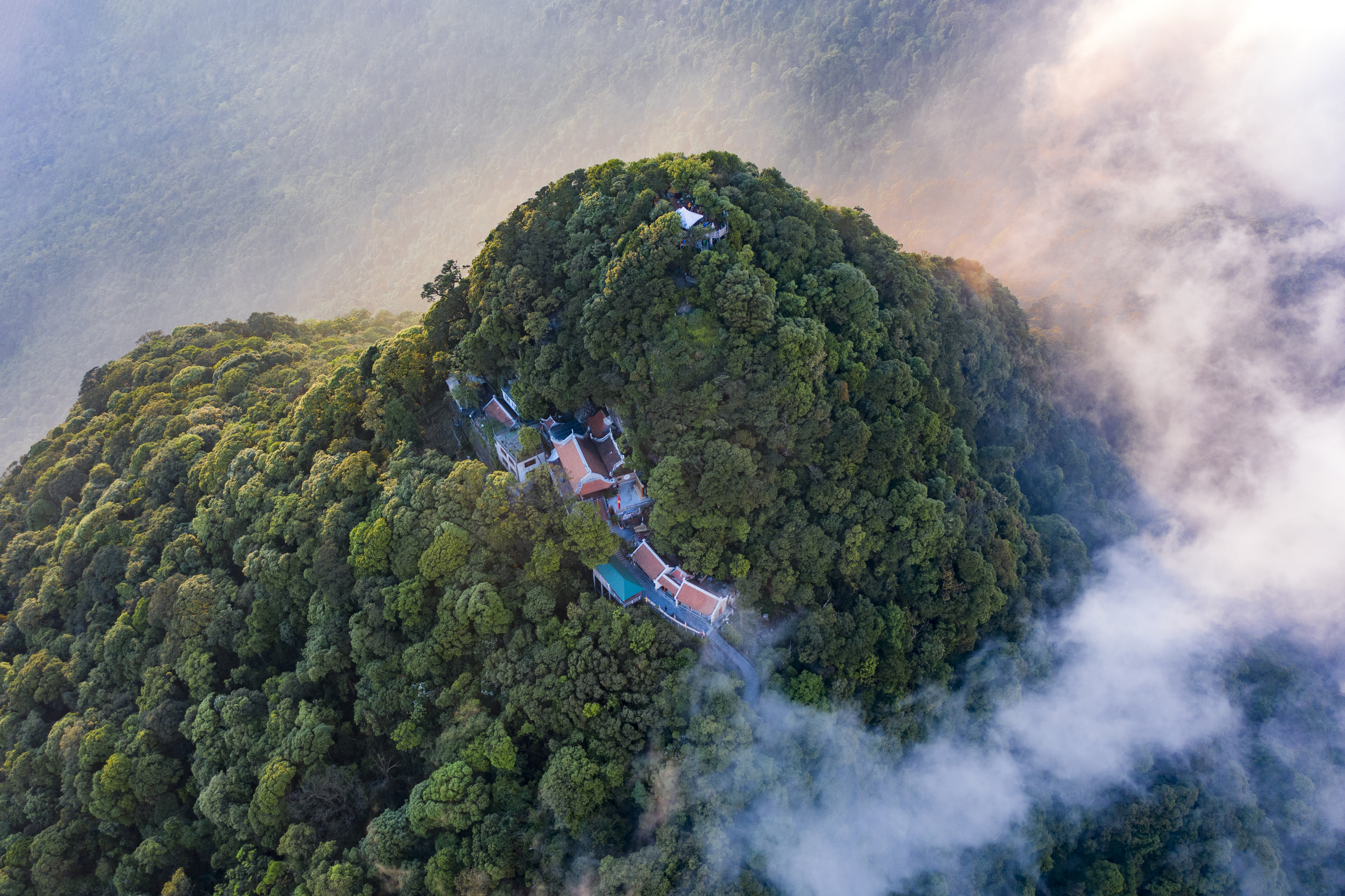 Tam sơn huyền bí